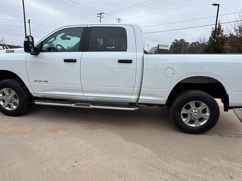 Used 2024 RAM 2500 Big Horn w/ Bed Utility Group image 11