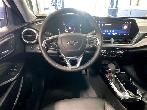 Used 2025 Chevrolet Trax ACTIV w/ Driver Confidence Package FWD image 18
