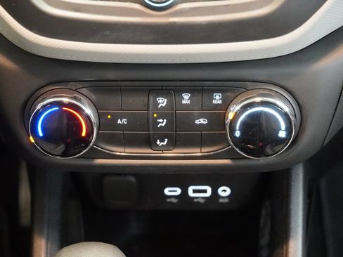 Used 2021 Chevrolet TrailBlazer LS FWD image 20