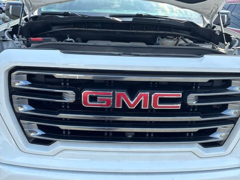 Used 2021 GMC Sierra 1500 AT4 w/ AT4 Premium Package image 3