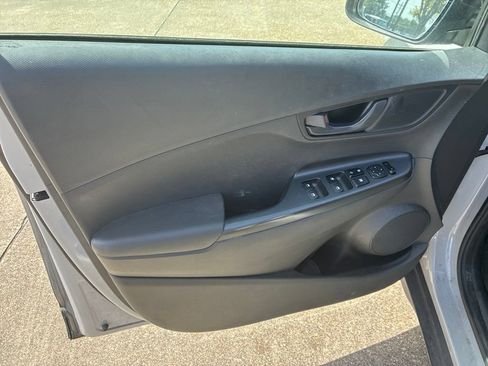 Used 2022 Hyundai Kona SEL FWD image 18