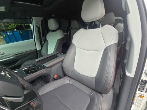 Used 2024 Toyota Sienna XSE AWD/4WD image 22