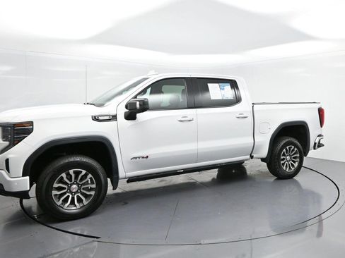Used 2023 GMC Sierra 1500 AT4 w/ AT4 Premium Package AWD/4WD image 4