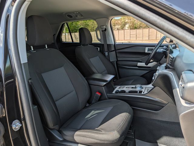 Used 2024 Ford Explorer XLT RWD image 24