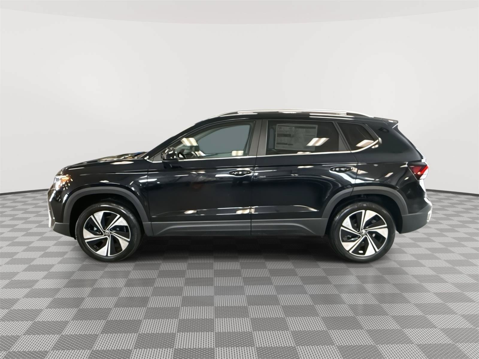 New 2026 Volkswagen Taos SE AWD/4WD image 9