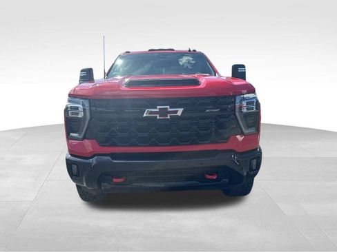 Used 2026 Chevrolet Silverado 2500 ZR2 AWD/4WD image 2