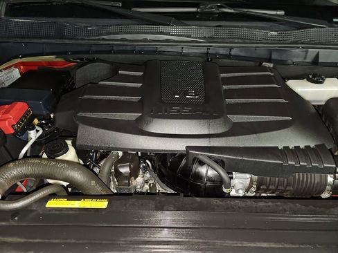 Used 2021 Nissan Titan SV w/ SV Convenience Package image 9