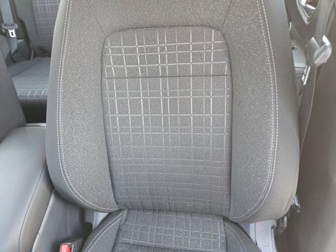 Certified 2025 Honda HR-V LX image 17