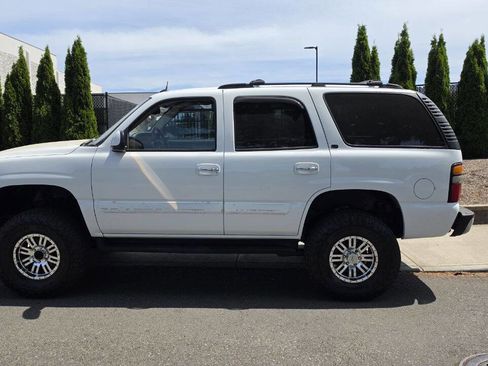 Used 2005 Chevrolet Tahoe LT w/ LT Preferred Equipment Group AWD/4WD image 8