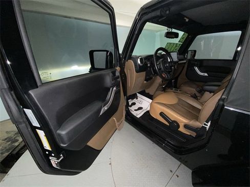 Used 2015 Jeep Wrangler Sahara w/ Connectivity Group image 11