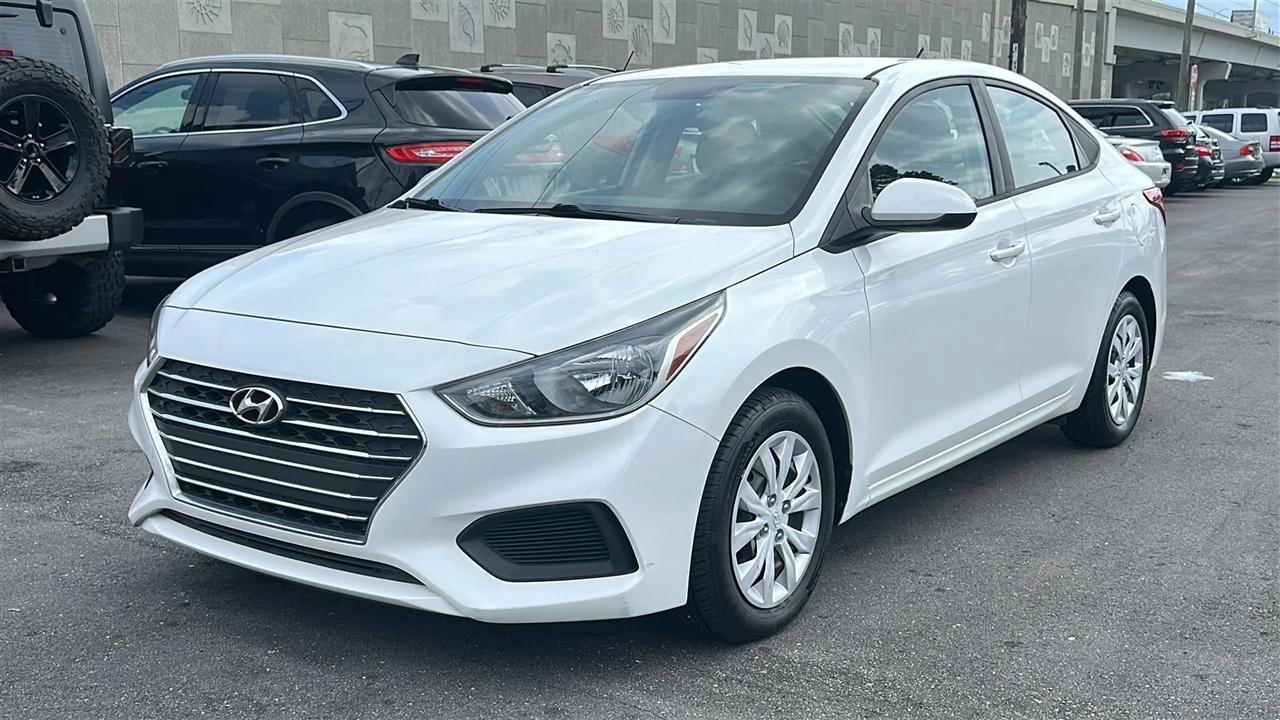 Used 2020 Hyundai Accent SE FWD image 3