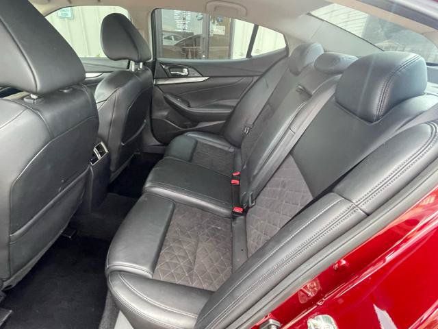 Used 2017 Nissan Maxima SR w/ Midnight Edition FWD image 13