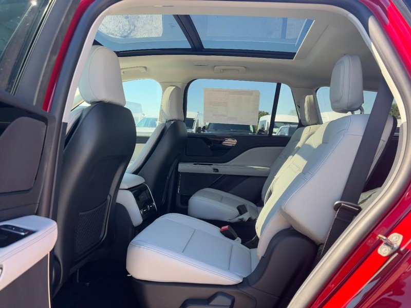 New 2026 Lincoln Aviator AWD image 11