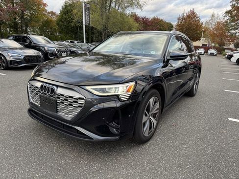 Certified 2024 Audi Q8 e-tron Premium Plus w/ Premium Plus Package image 8