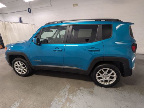Used 2019 Jeep Renegade Latitude AWD/4WD image 10