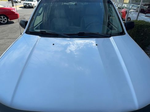 Used 2005 Ford Escape XLT image 25