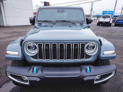 Used 2024 Jeep Wrangler Unlimited Sahara image 2