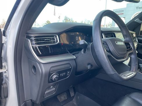 Used 2022 Jeep Grand Wagoneer Series II image 19