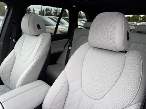 Used 2026 BMW X5 sDrive40i w/ M Sport Package image 22