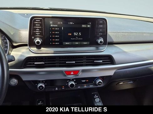 Used 2020 Kia Telluride S w/ S 8 Passenger Seating Package FWD image 27