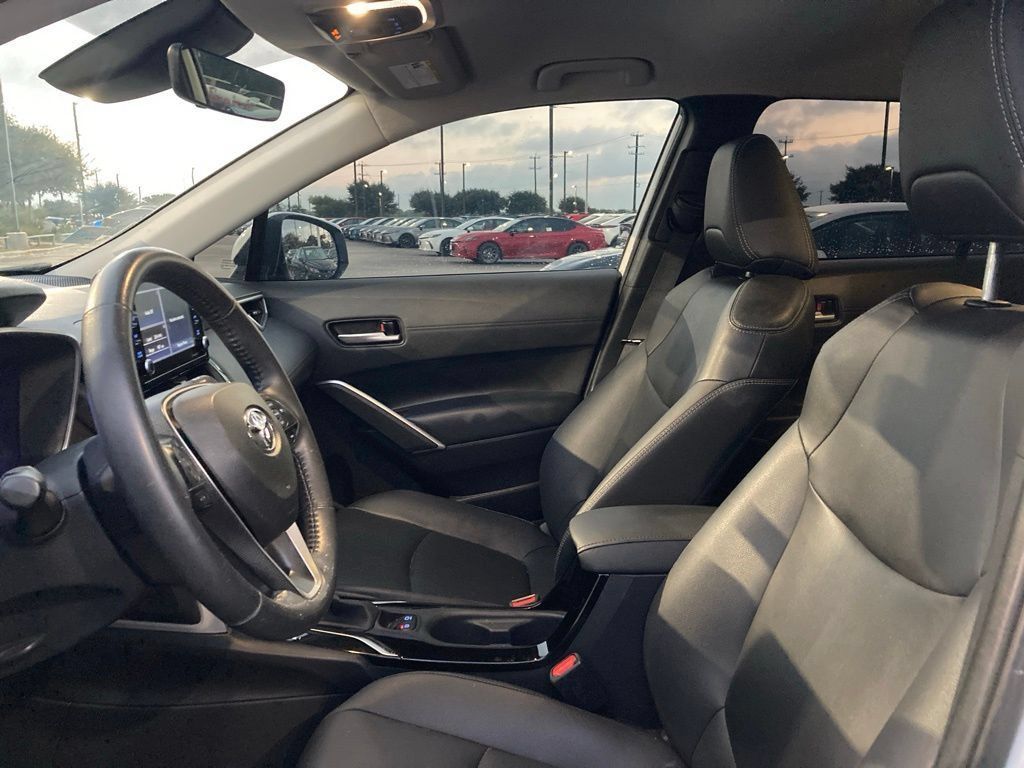 Certified 2022 Toyota Corolla Cross XLE AWD/4WD image 7