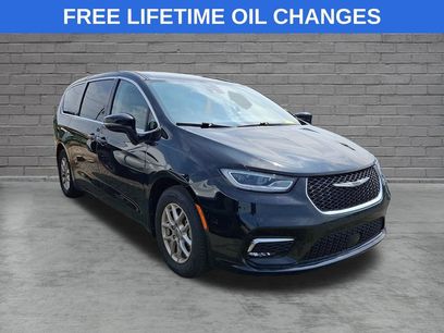 Used 2024 Chrysler Pacifica Touring-L