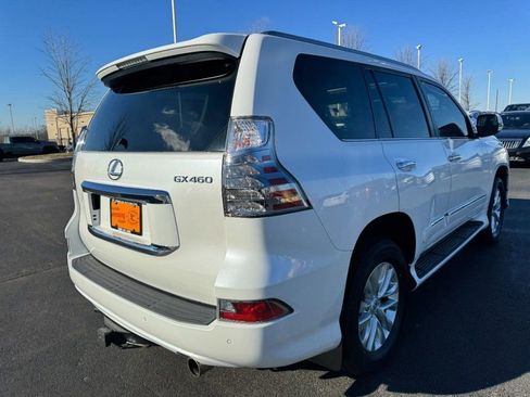 Used 2019 Lexus GX 460 Premium w/ Premium Package image 3