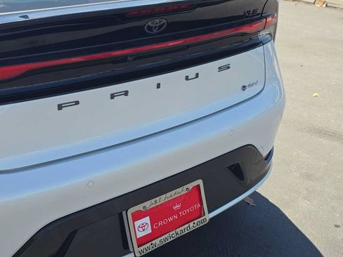 Certified 2026 Toyota Prius XLE FWD image 15