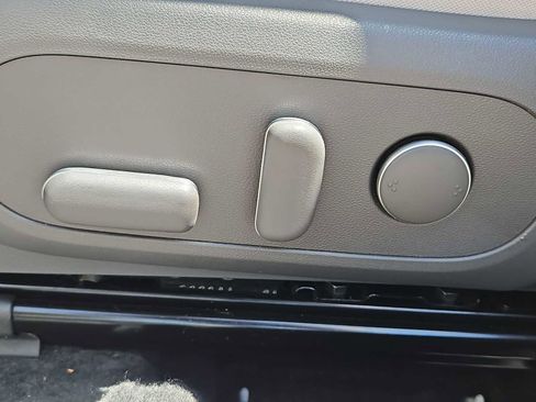Certified 2025 Hyundai Kona SEL FWD image 16