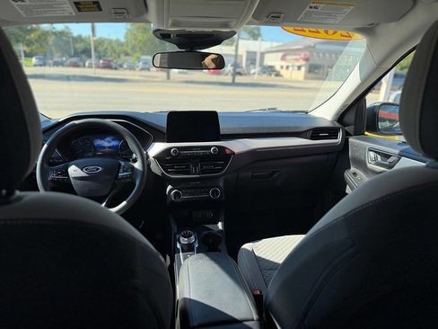 Used 2022 Ford Escape SE image 15