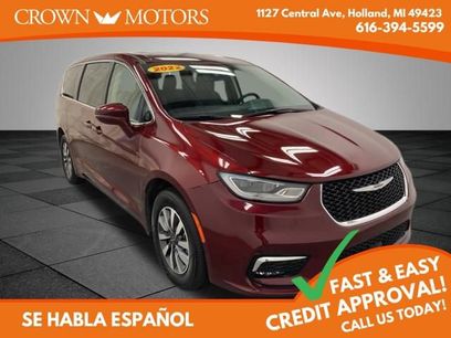 Used 2022 Chrysler Pacifica Touring-L