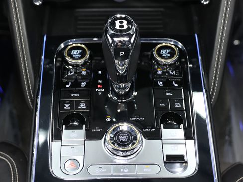 Used 2020 Bentley Flying Spur W12 image 50