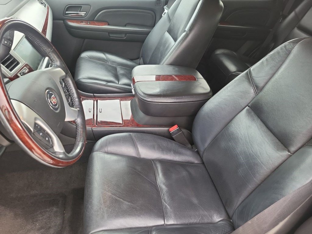 Used 2008 Cadillac Escalade AWD image 24