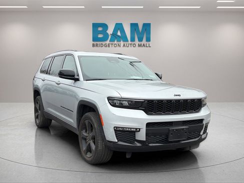 Used 2023 Jeep Grand Cherokee L Limited w/ Black Appearance Package image 1