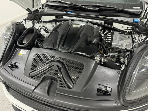 Used 2022 Porsche Macan S w/ Premium Package Plus AWD/4WD image 43