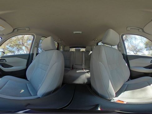 Used 2025 Nissan Rogue SV image 38