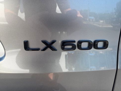 Used 2026 Lexus LX 600 4WD w/ Luxury Package image 14