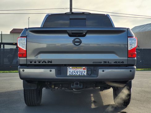 Used 2019 Nissan Titan SL w/ Midnight Edition image 5