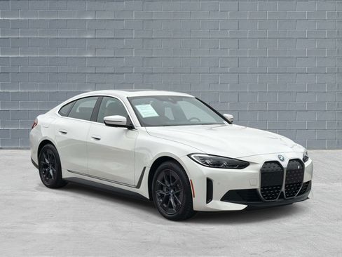 Used 2023 BMW i4 eDrive40 RWD image 1