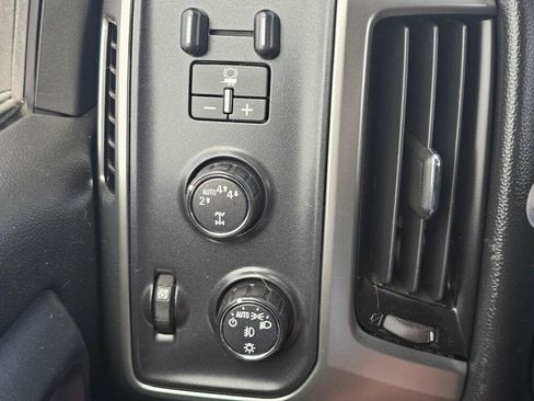 Used 2017 Chevrolet Silverado 1500 LT w/ All Star Edition AWD/4WD image 28
