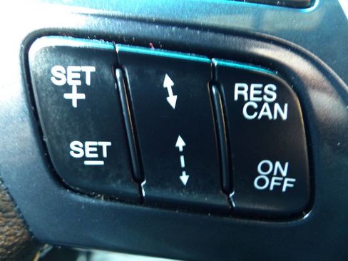 Used 2016 Ford Explorer Platinum image 30