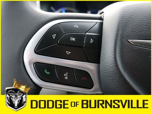 Used 2022 Chrysler Pacifica Touring-L w/ Uconnect Theater Family Group image 26