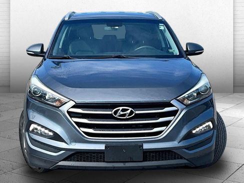 Used 2017 Hyundai Tucson SE Plus FWD image 2