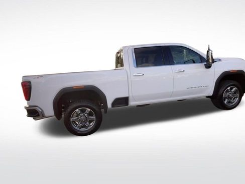 New 2026 GMC Sierra 3500 SLT image 11