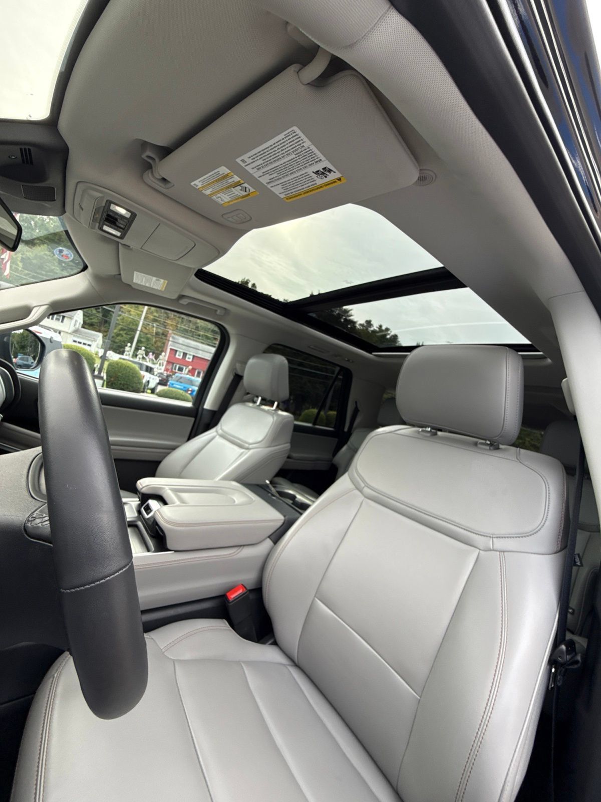 Used 2025 Ford Expedition Max Active AWD/4WD image 17