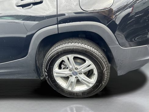 Used 2024 GMC Terrain SLE image 43