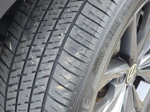 Certified 2023 Volkswagen Tiguan SE w/ Panoramic Sunroof Package image 14