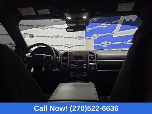 Used 2018 Ford Expedition XLT image 25