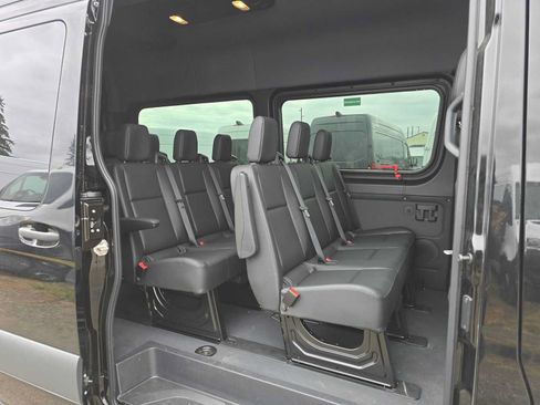 Used 2025 Mercedes-Benz Sprinter 2500 image 15