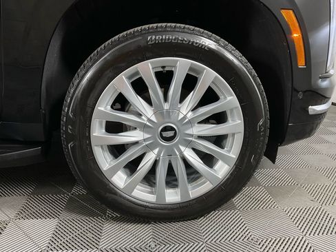 Used 2025 Cadillac Escalade Luxury image 10